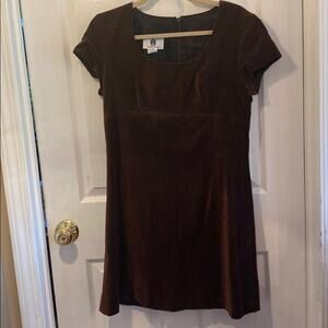Anna Huling women’s L brown velvet short sleeve dress